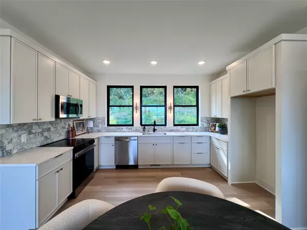 Des Moines, IA 50315,1328 Thomas Beck Road #29