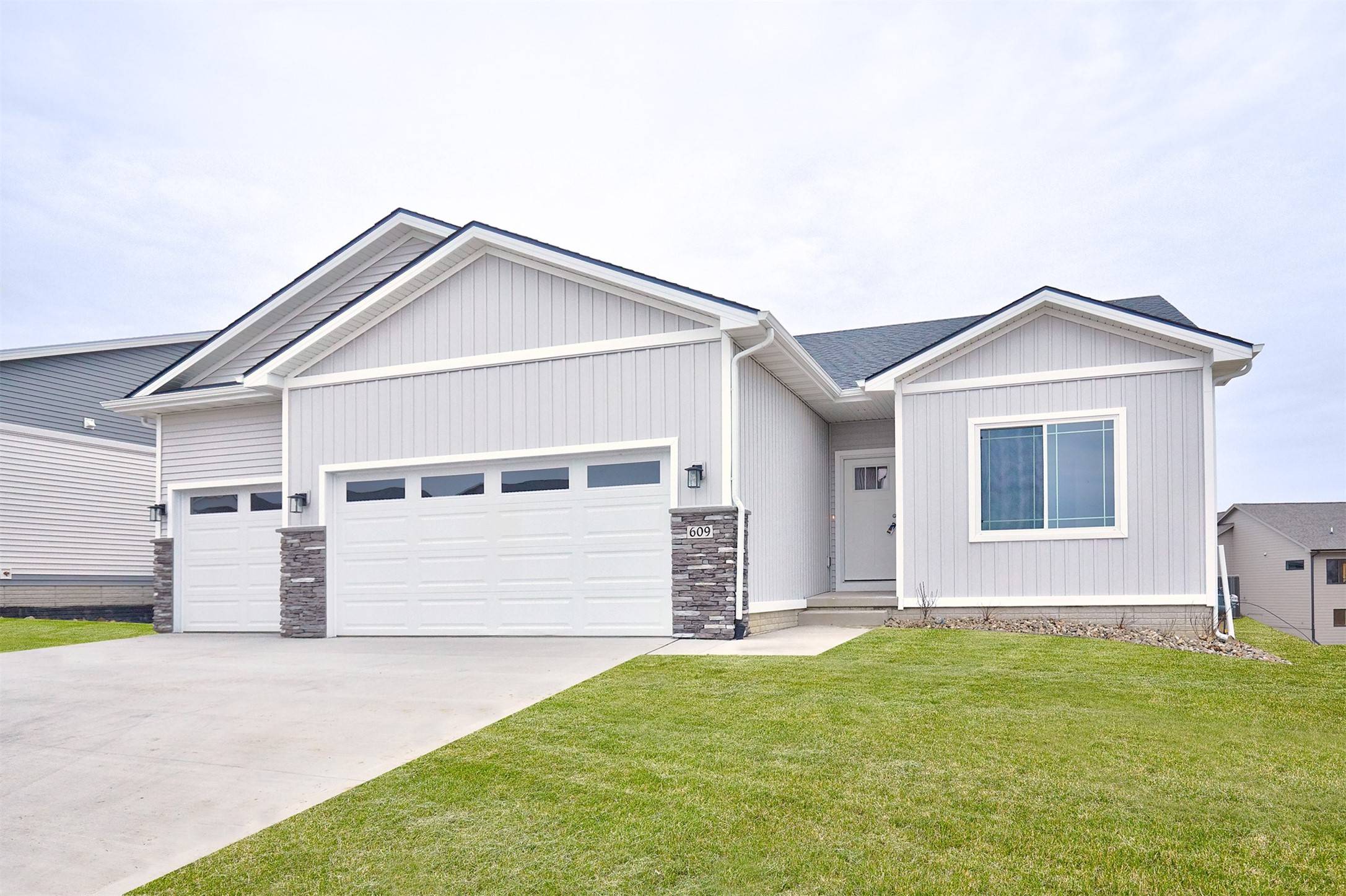 West Des Moines, IA 50266,609 Milan Street