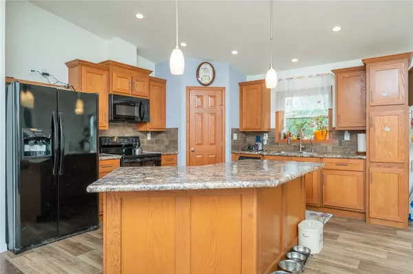 Anita, IA 50020,903 Ridge Road