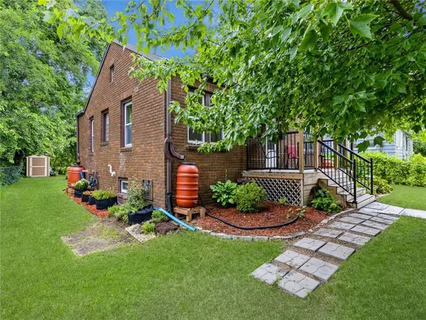 Des Moines, IA 50310,2320 44th Street