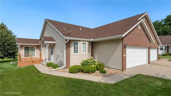 602 Golf View Drive, Pleasantville, IA 50225