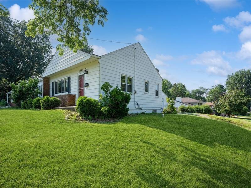 6530 Sunset Terrace, Windsor Heights, IA 50324