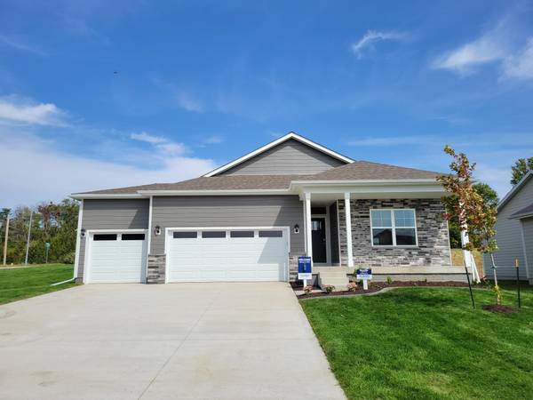 609 Meadows Court, Polk City, IA 50226