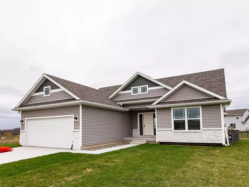 115 All Saints Drive, Stuart, IA 50250