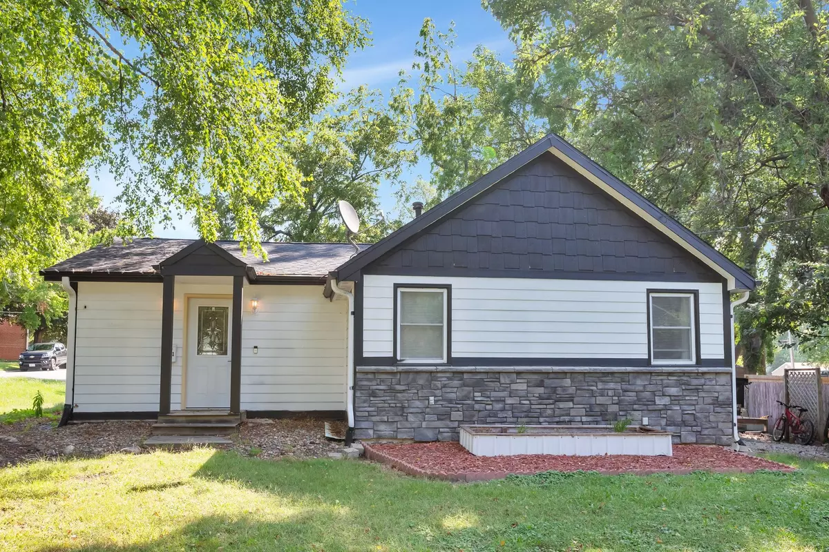 Windsor Heights, IA 50324,1041 68th Street