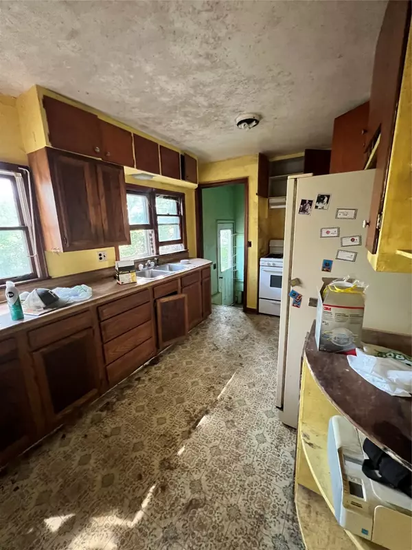 Colo, IA 50056,725 4th Street