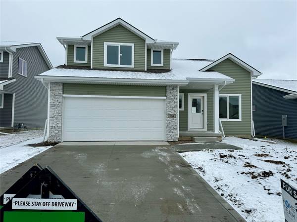 704 NE Meadow Landing Drive, Ankeny, IA 50021