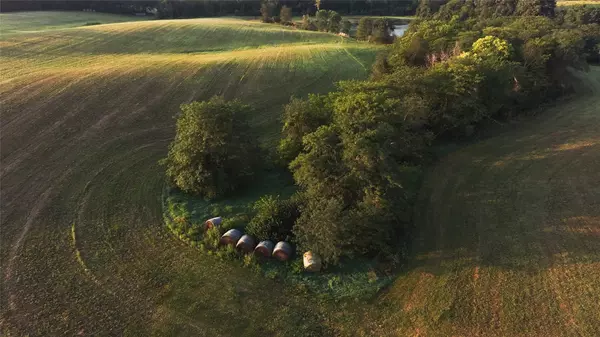 Knoxville, IA 50138,000 Oregon Drive