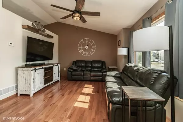 Altoona, IA 50009,437 25th Street SE