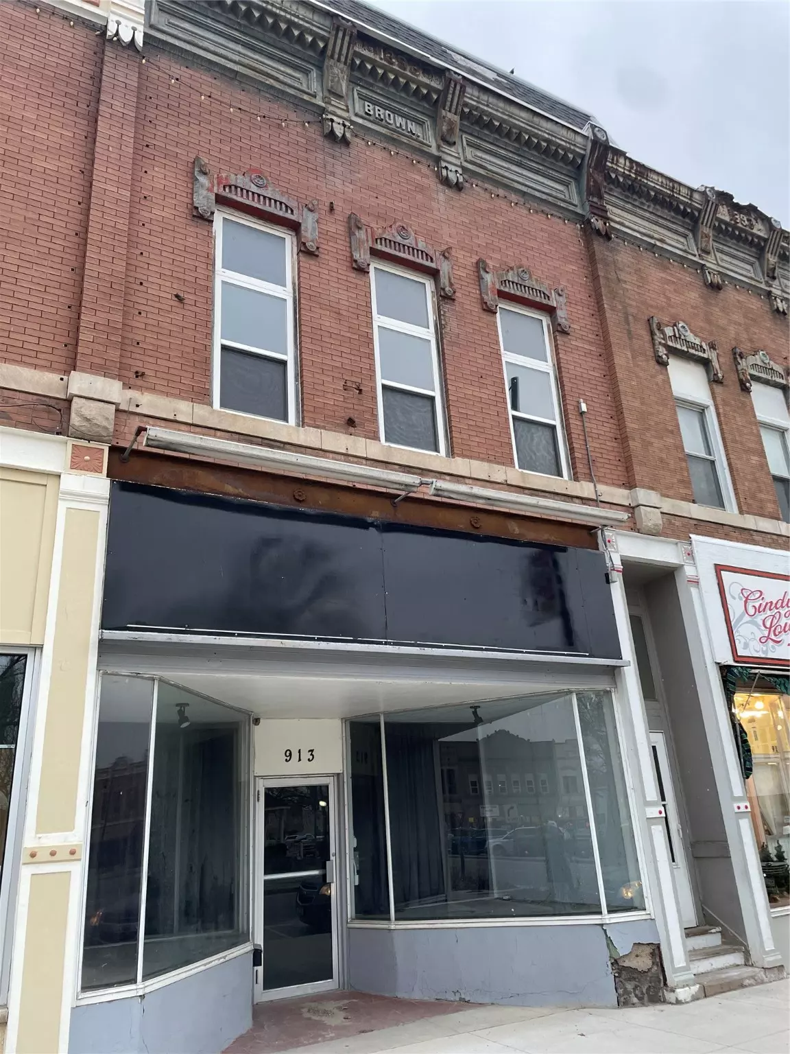 Chariton, IA 50049,913 Braden Avenue