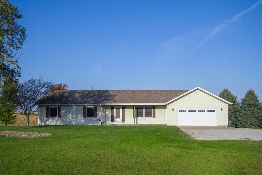 1209 N Highway T15 Highway, Knoxville, IA 50138