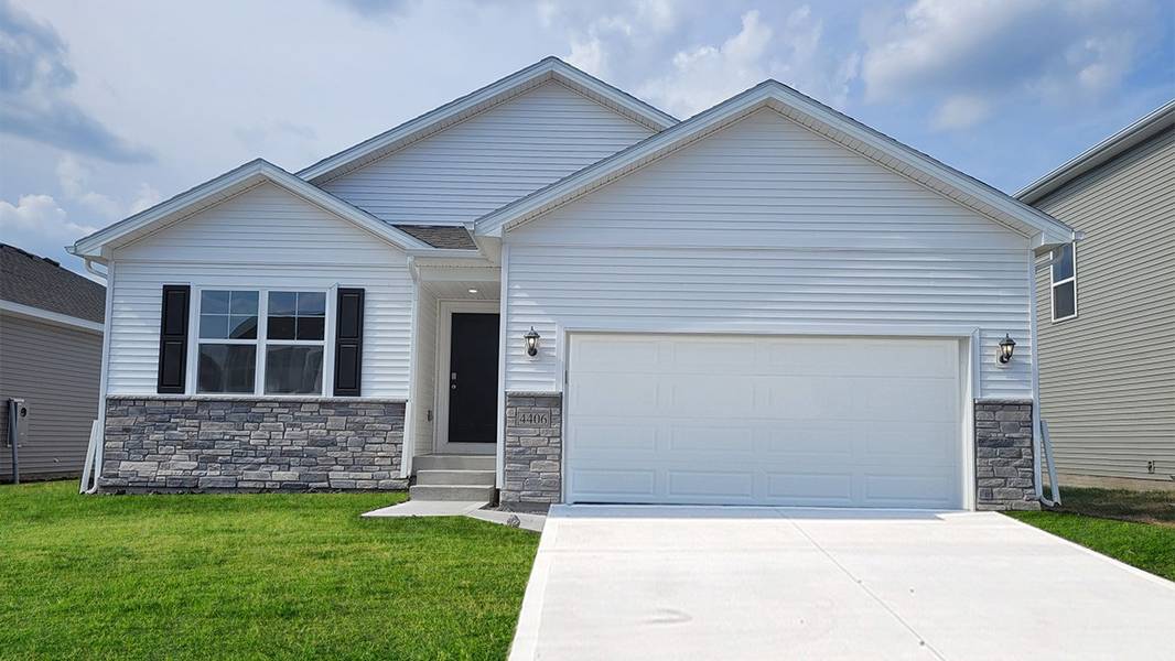 1512 Timberview Drive, Norwalk, IA 50211