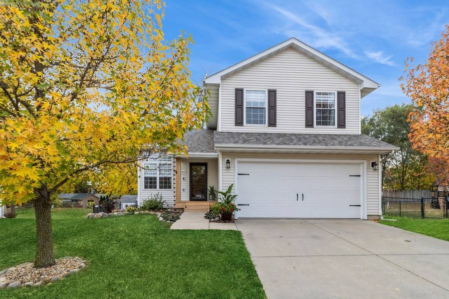 2825 SW Village Circle, Ankeny, IA 50023