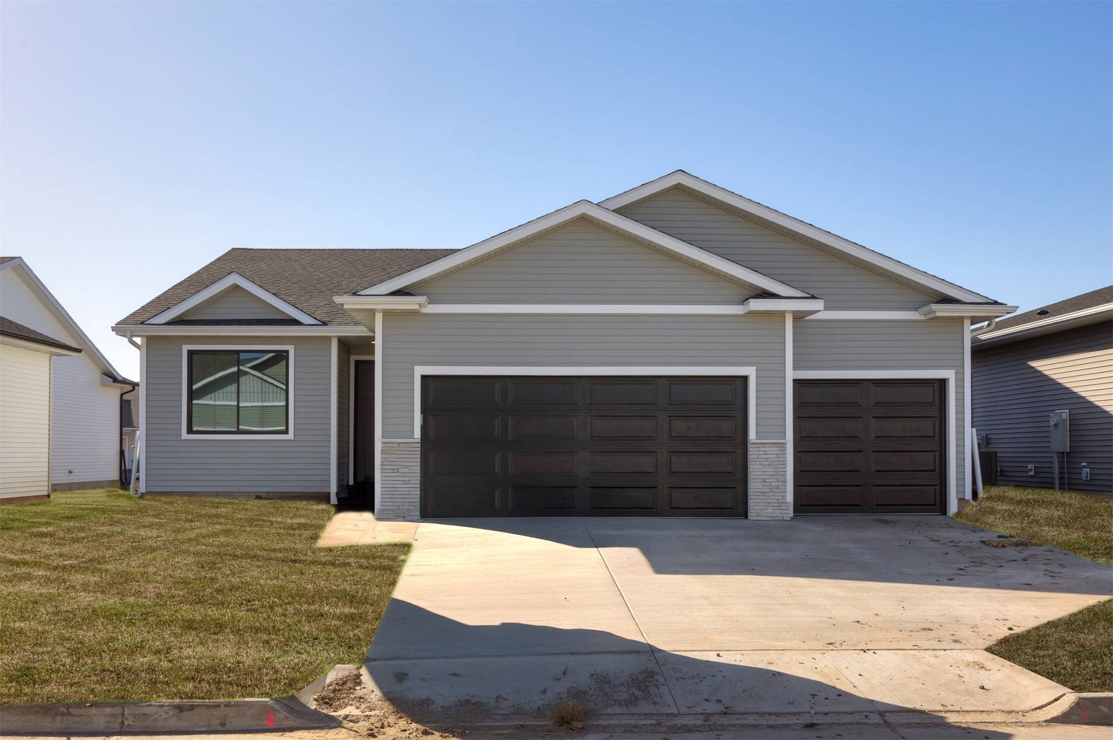9748 Thorton Drive, Johnston, IA 50131