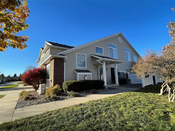 9425 Larch Lane, Johnston, IA 50131