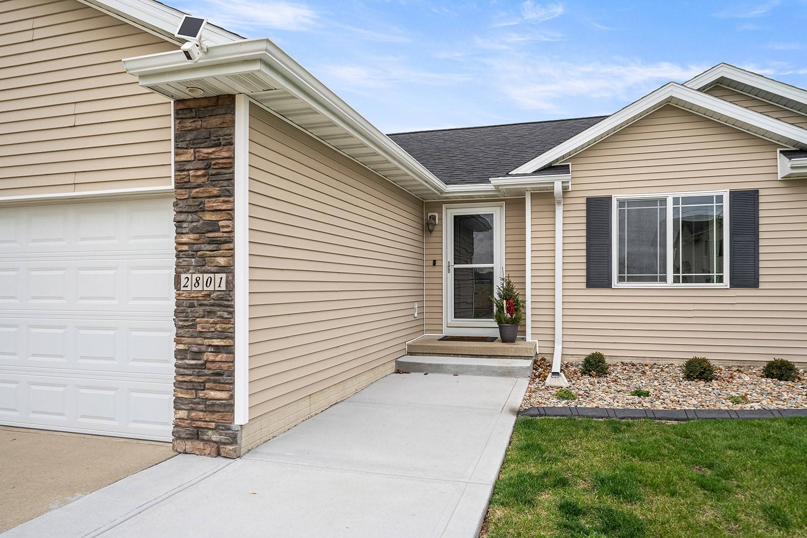 Grimes, IA 50111,2801 SE Stone Ridge Street