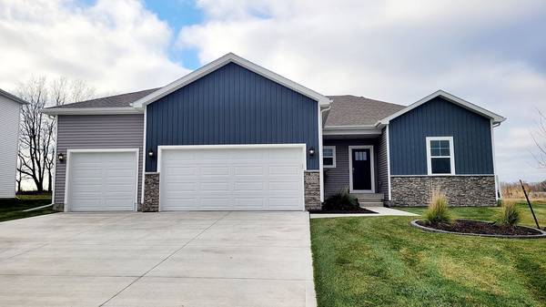 17235 Hickory Drive, Urbandale, IA 50322