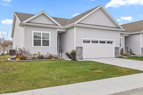 335 SE Willow Run Lane, Ankeny, IA 50021