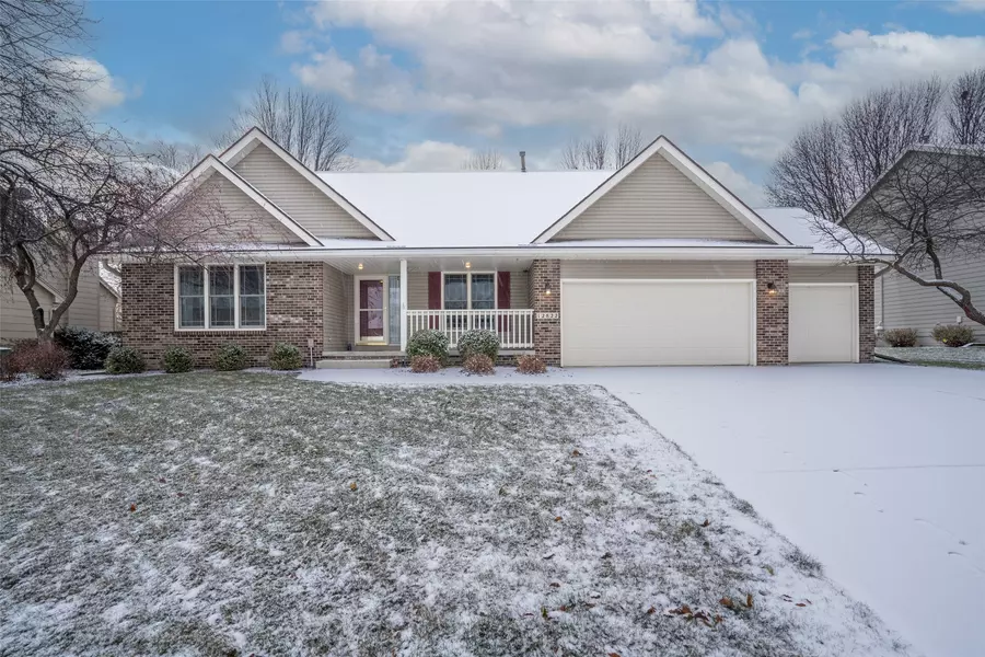 12822 Sunset Terrace, Clive, IA 50325