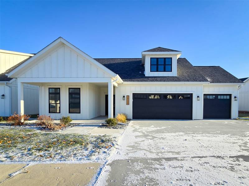 2934 Green Hills Drive, Ames, IA 50014