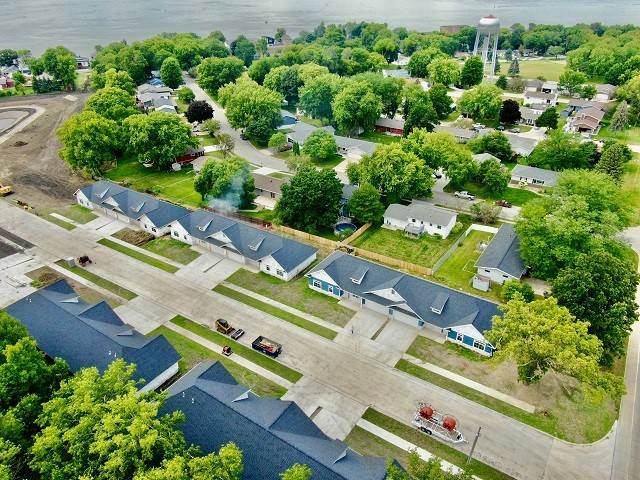 Clear Lake, IA 50428,325 27th Pl S Place