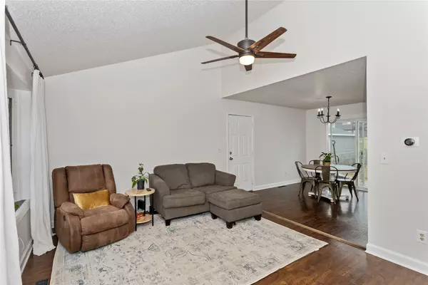 Des Moines, IA 50317,4228 Leyden Avenue