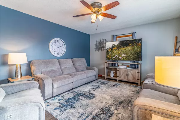 Grundy Center, IA 50638,403 J Avenue