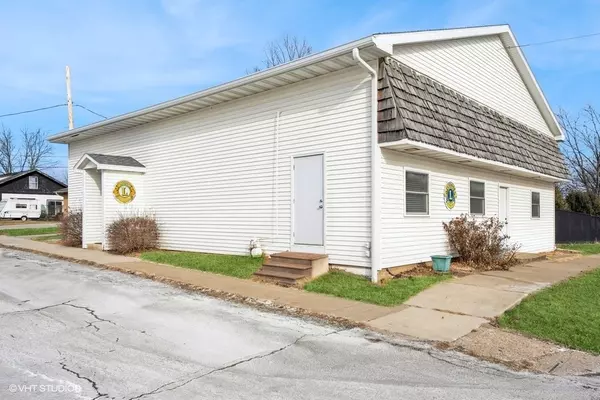 395 Iowa Avenue, Martensdale, IA 50160