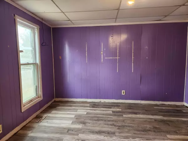 Chariton, IA 50049,726 N 7th Street