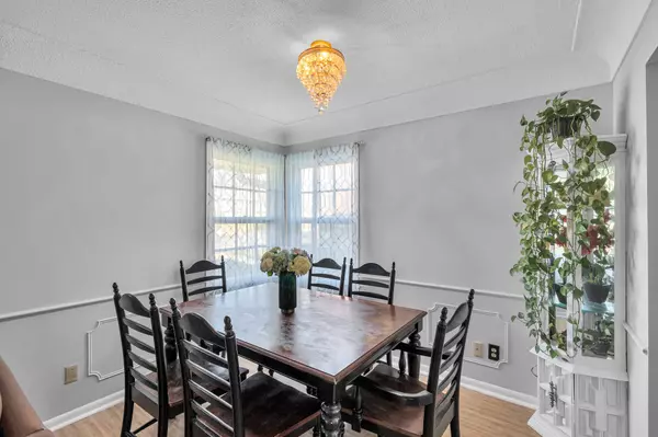 Windsor Heights, IA 50324,6614 Lincoln Avenue