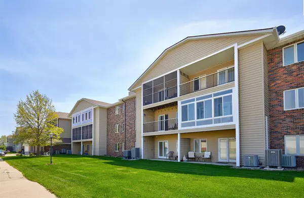 301 SE Delaware Avenue #211, Ankeny, IA 50021