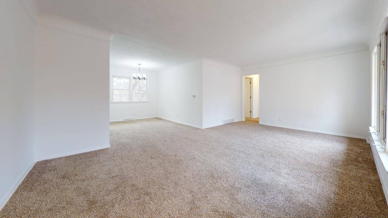 Des Moines, IA 50310,3913 29th Street