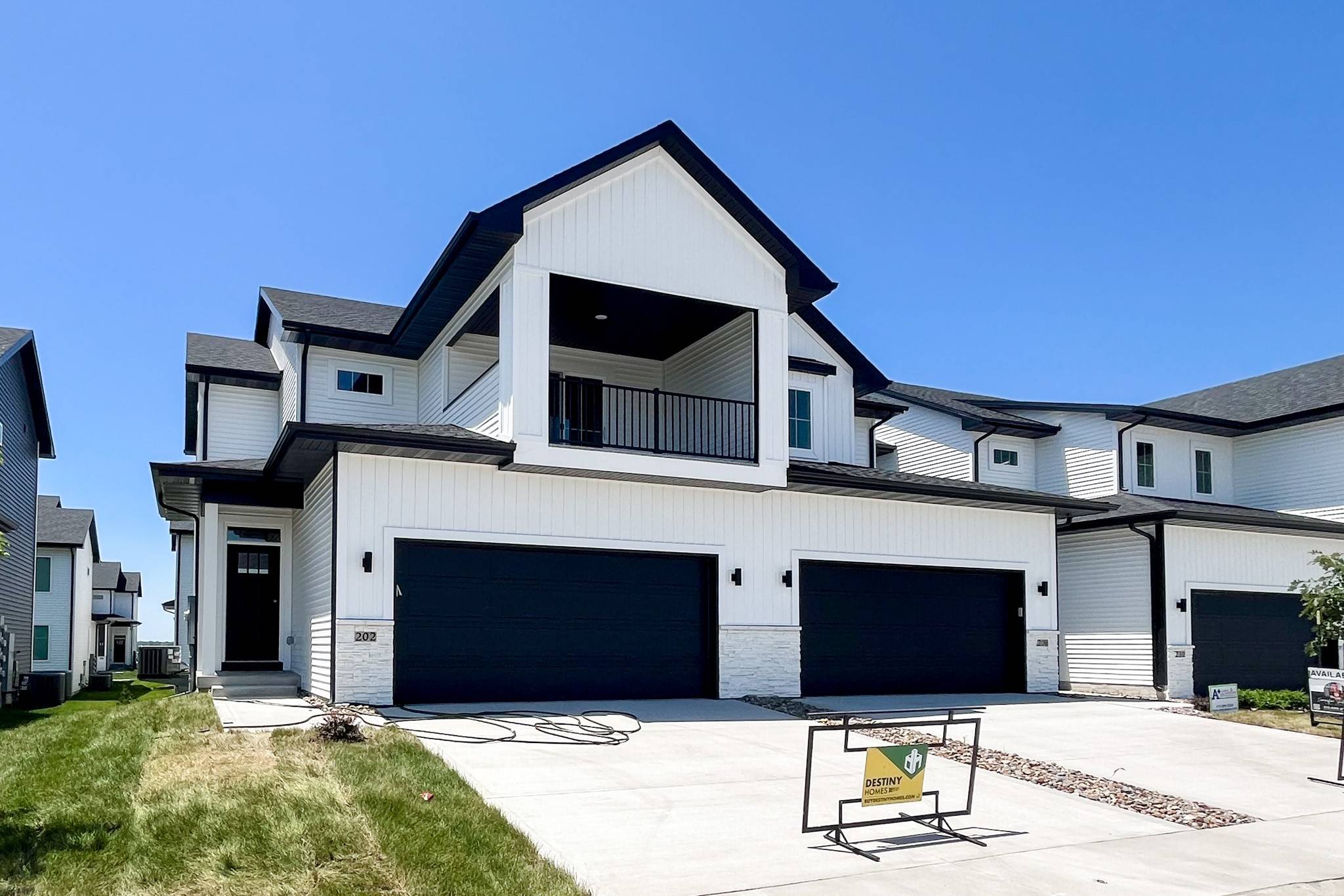 202 NE Doe Pointe Lane, Ankeny, IA 50021