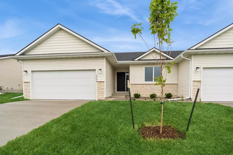 Ankeny, IA 50021,5622 NE Briarwood Drive