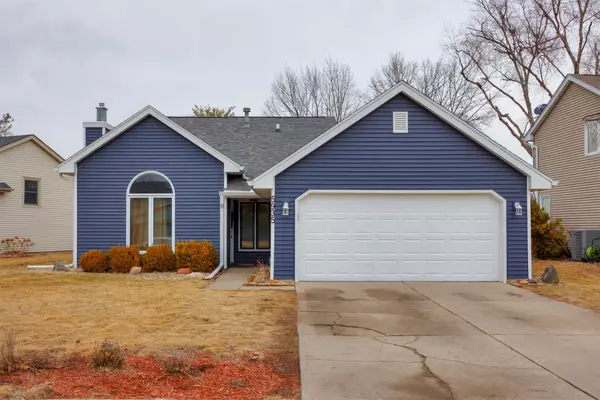 5935 Village Circle, Johnston, IA 50131
