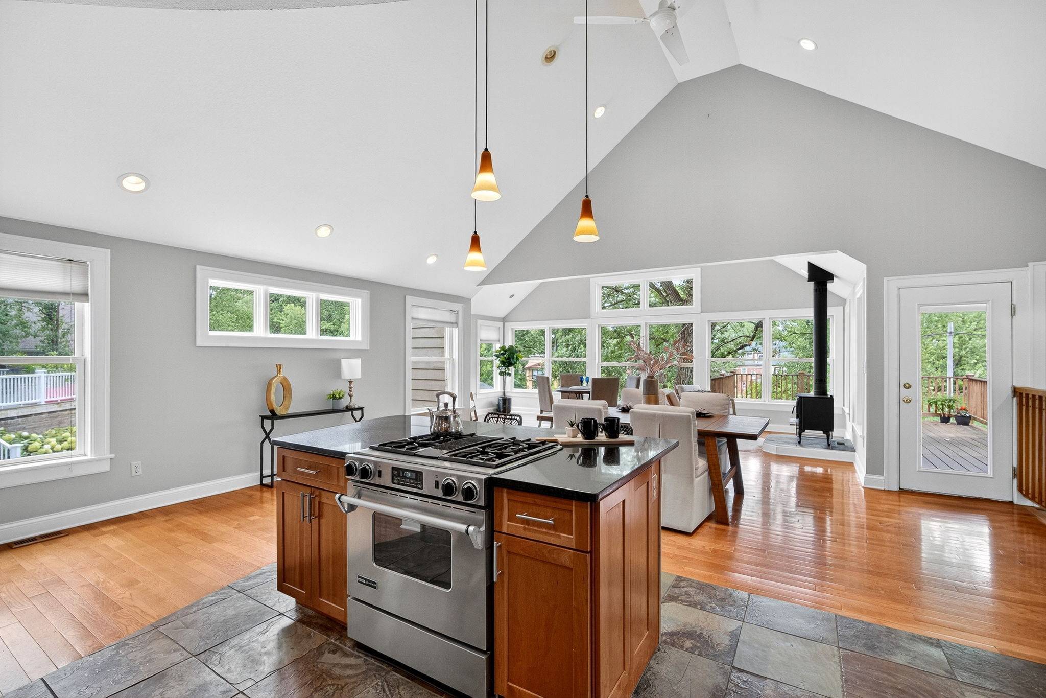 4801 Harwood Drive, Des Moines, IA 50312