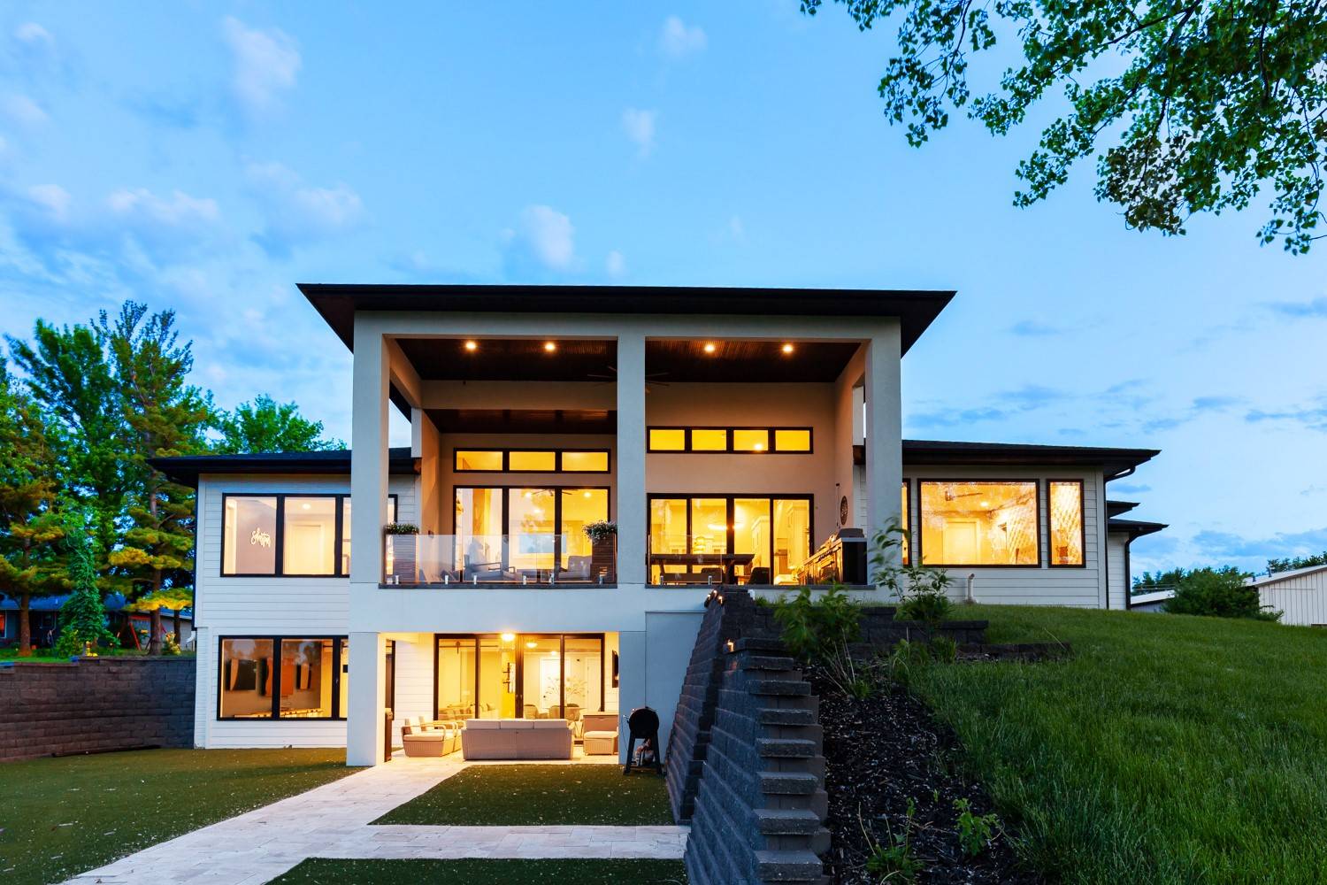 15745 Meredith Drive, Urbandale, IA 50323