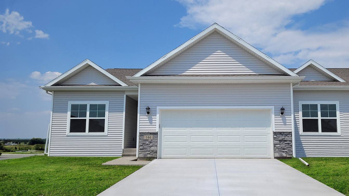 2527 Brook View Drive, Des Moines, IA 50317
