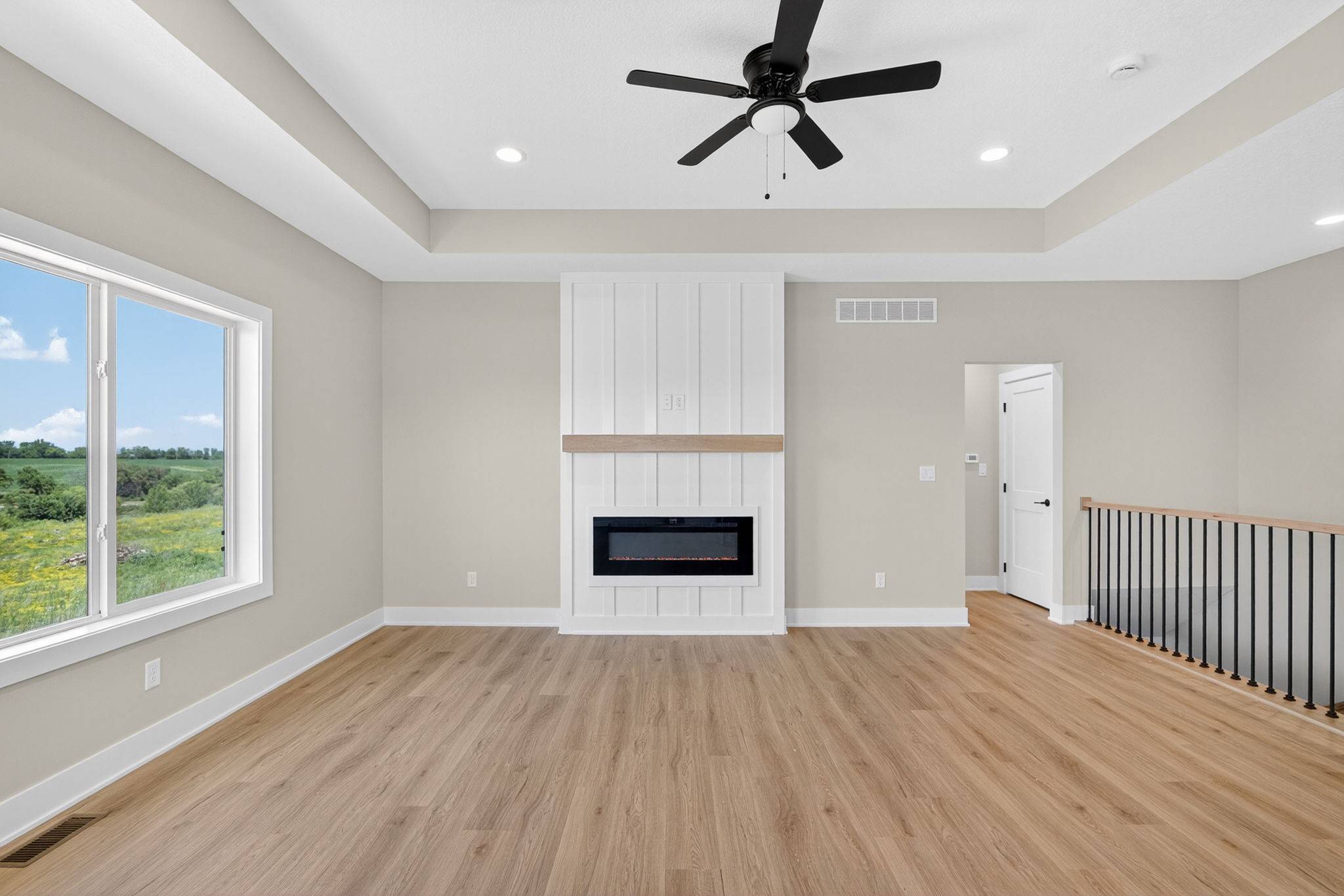 2922 Lake Hill Drive, Des Moines, IA 50320