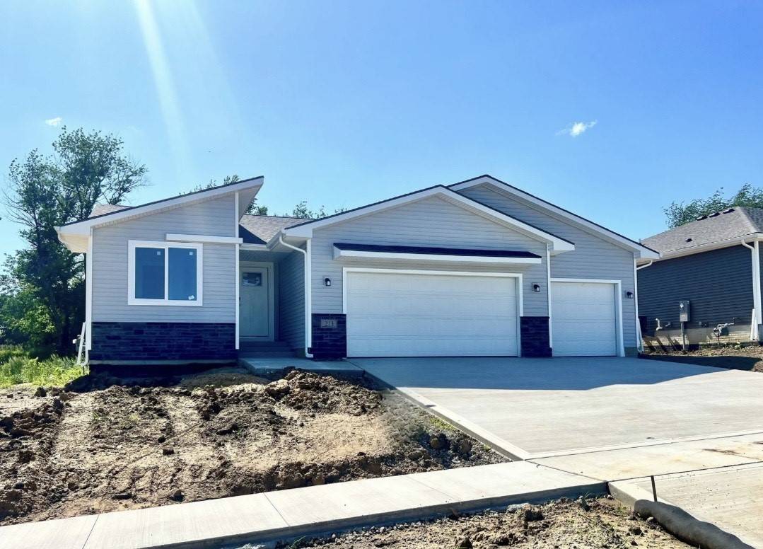 213 S Walnut Drive, Norwalk, IA 50211