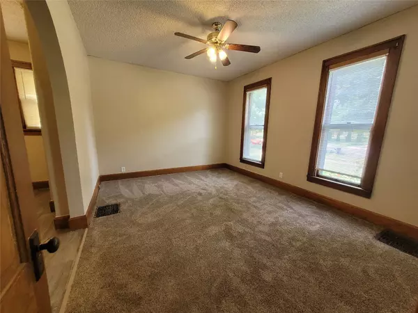 Des Moines, IA 50314,757 17th Street