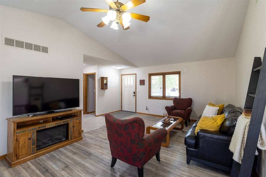 Ames, IA 50010,2045 Prairie View E
