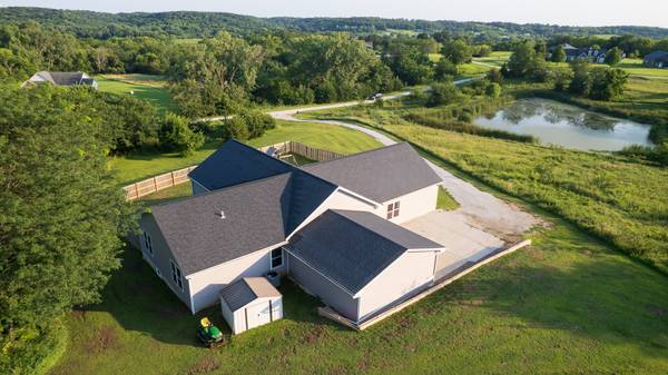 2237 Holliwell Valley Court, Winterset, IA 50273
