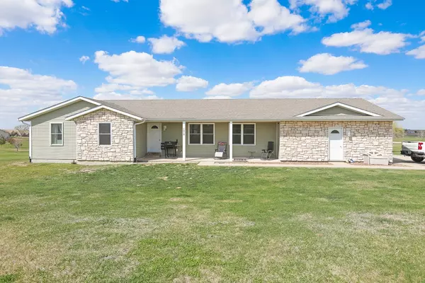 1818 Elk Horn Court, Pella, IA 50219