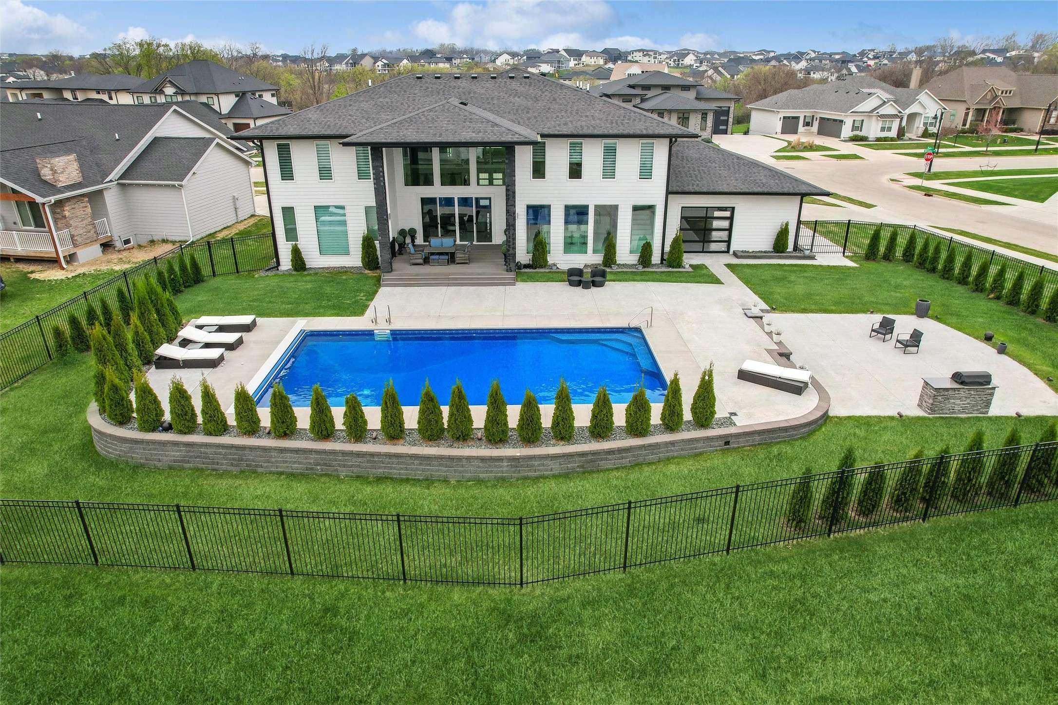 17466 Berkshire Parkway, Clive, IA 50325