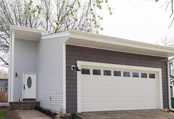 8220 Twana Drive, Urbandale, IA 50322