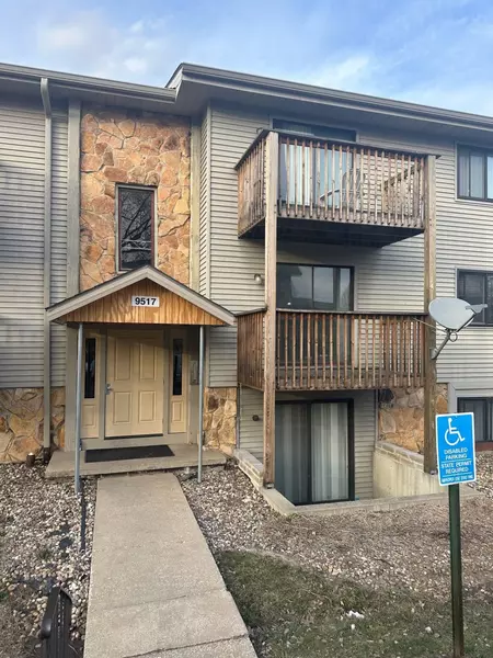9517 University Avenue #19, Clive, IA 50325
