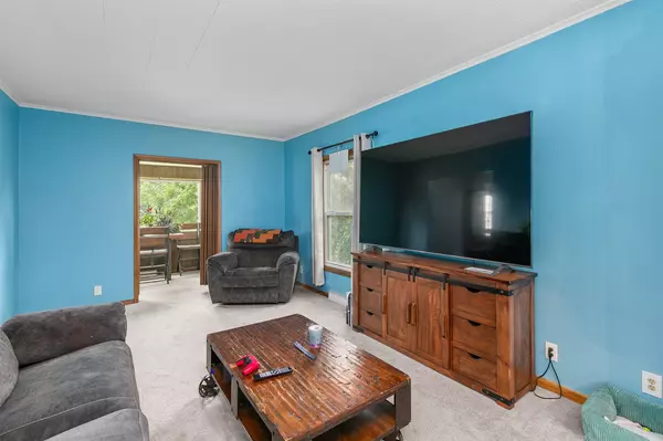 Des Moines, IA 50317,1908 E 33rd Street