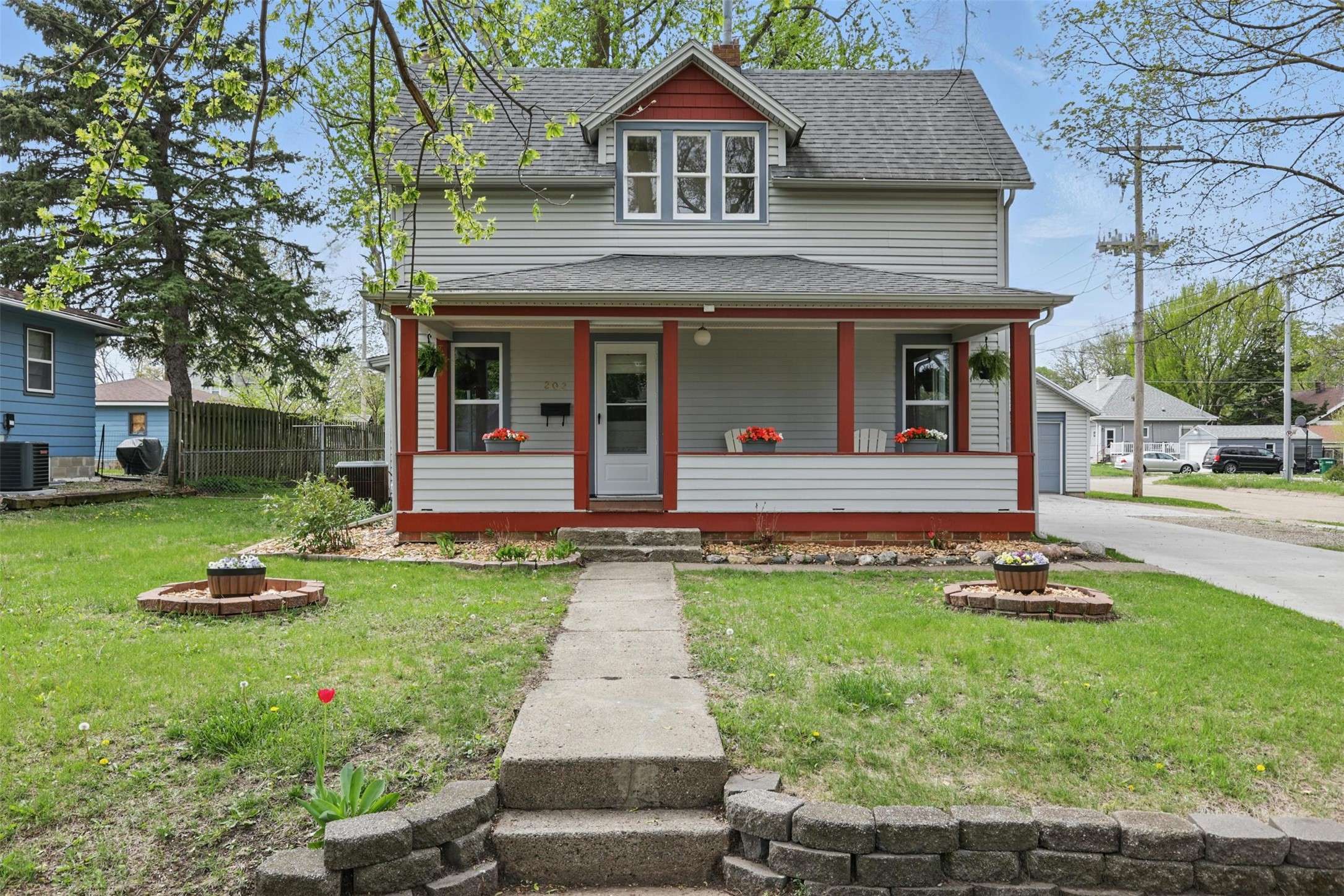 Ankeny, IA 50023,202 SW School Street