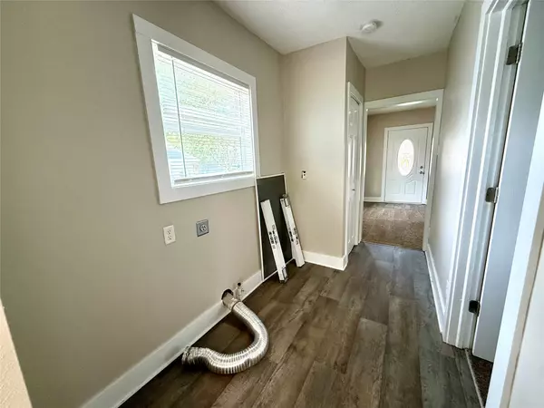 Des Moines, IA 50317,3937 E 32nd Street